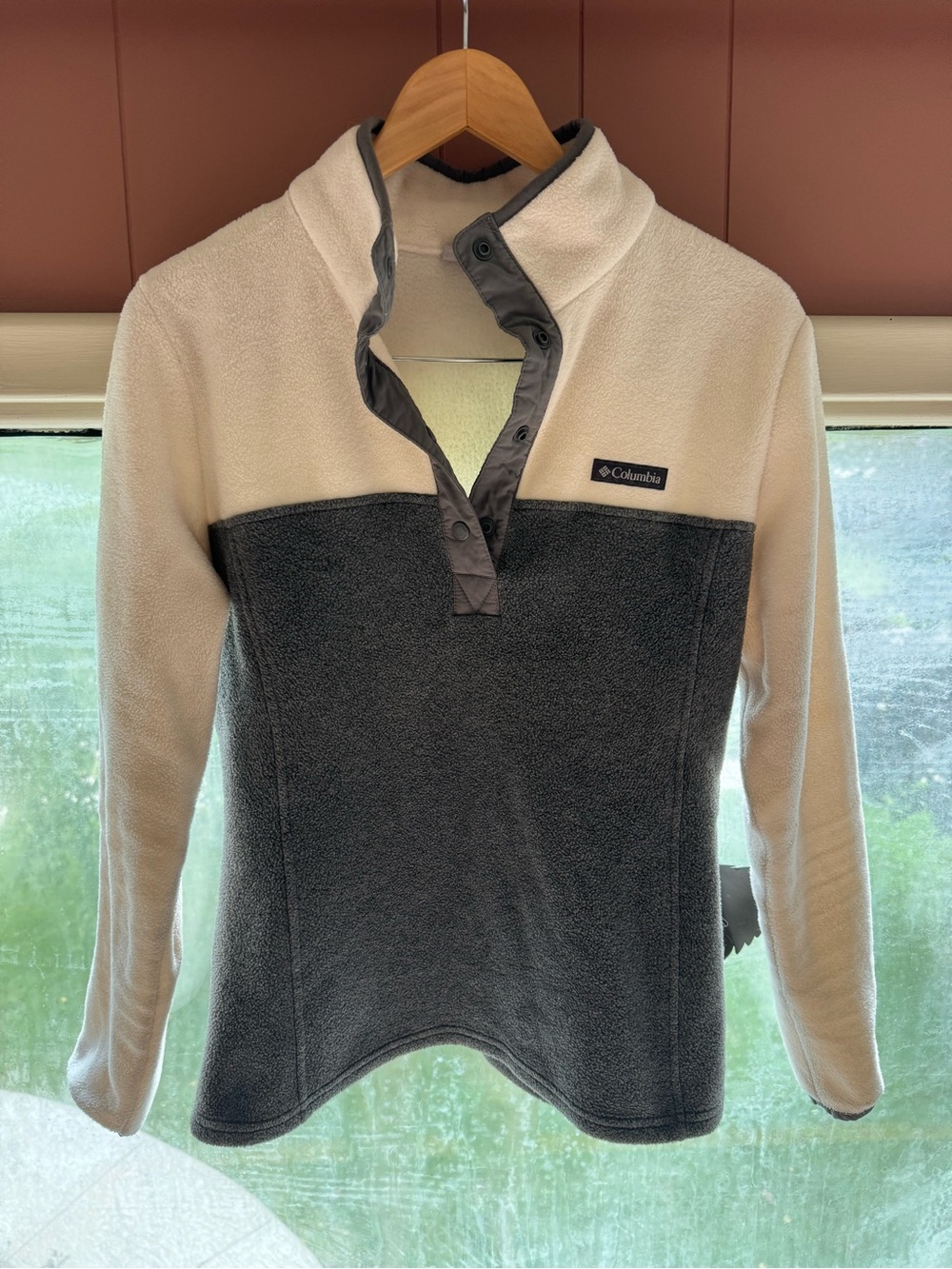 Columbia Two-Tone Cream and Charcoal Snap Pullover Fleece